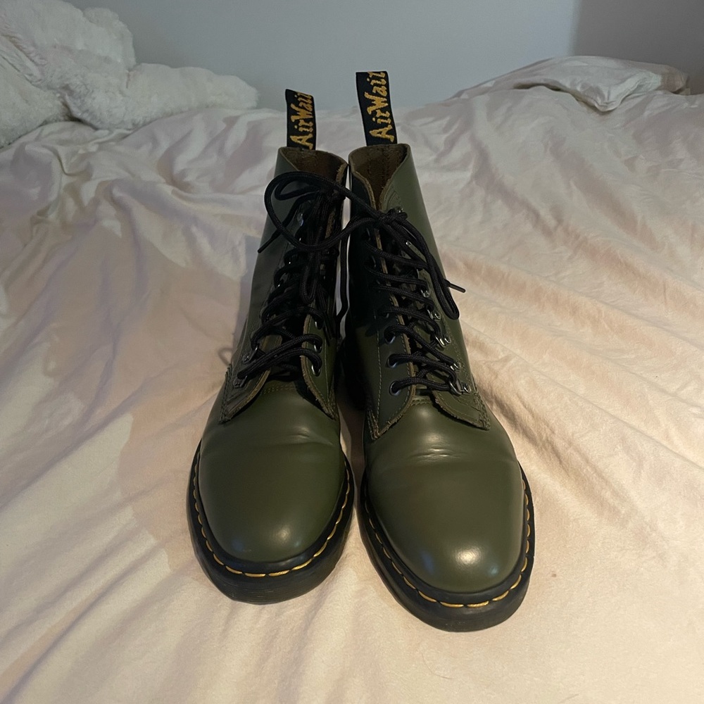 green doc marten men’s combat boots